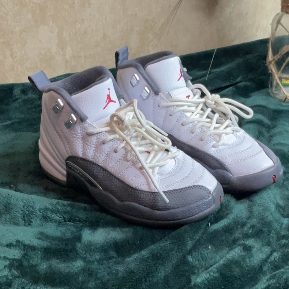 Retro 12s grey & white